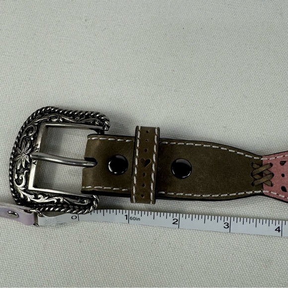 Ariat pink and brown leather laser cut out hearts belt limited edition buckle - Picture 11 of 12